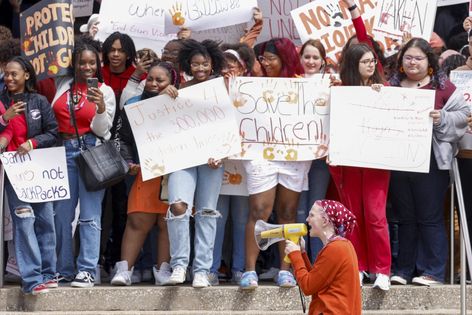 High school students walk out of North Texas schools protesting immigration crackdown – Dallas News