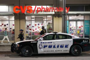 2 teens charged with capital murder in fatal shooting of CVS security guard in Dallas – USA Today
