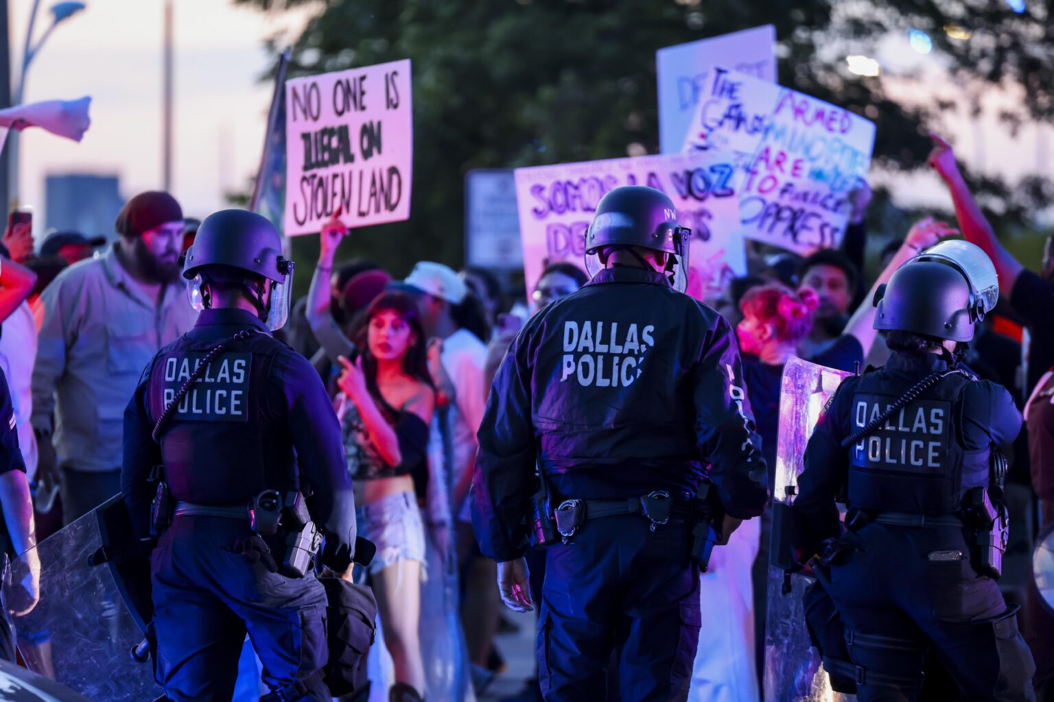 Protestors gathered outside the U.S. Immigration and Customs Enforcement center in Dallas to protest – Dallas News