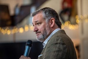 With days to go, Sen. Ted Cruz and Rep. Colin Allred make final push in Texas’ U.S. Senate race – KUT