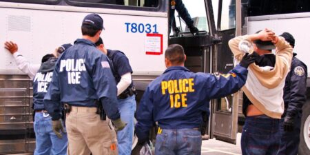 ICE agents arrest immigrants at federal courthouse in Dallas, across country – CBS News