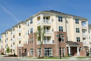 Apartment builder lands high-profile site on U.S. 75 – Dallas News