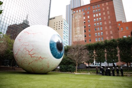 Dallas’ giant eyeball sculpture was vandalized with a message. Here’s what the artist thinks about that. – Dallas News