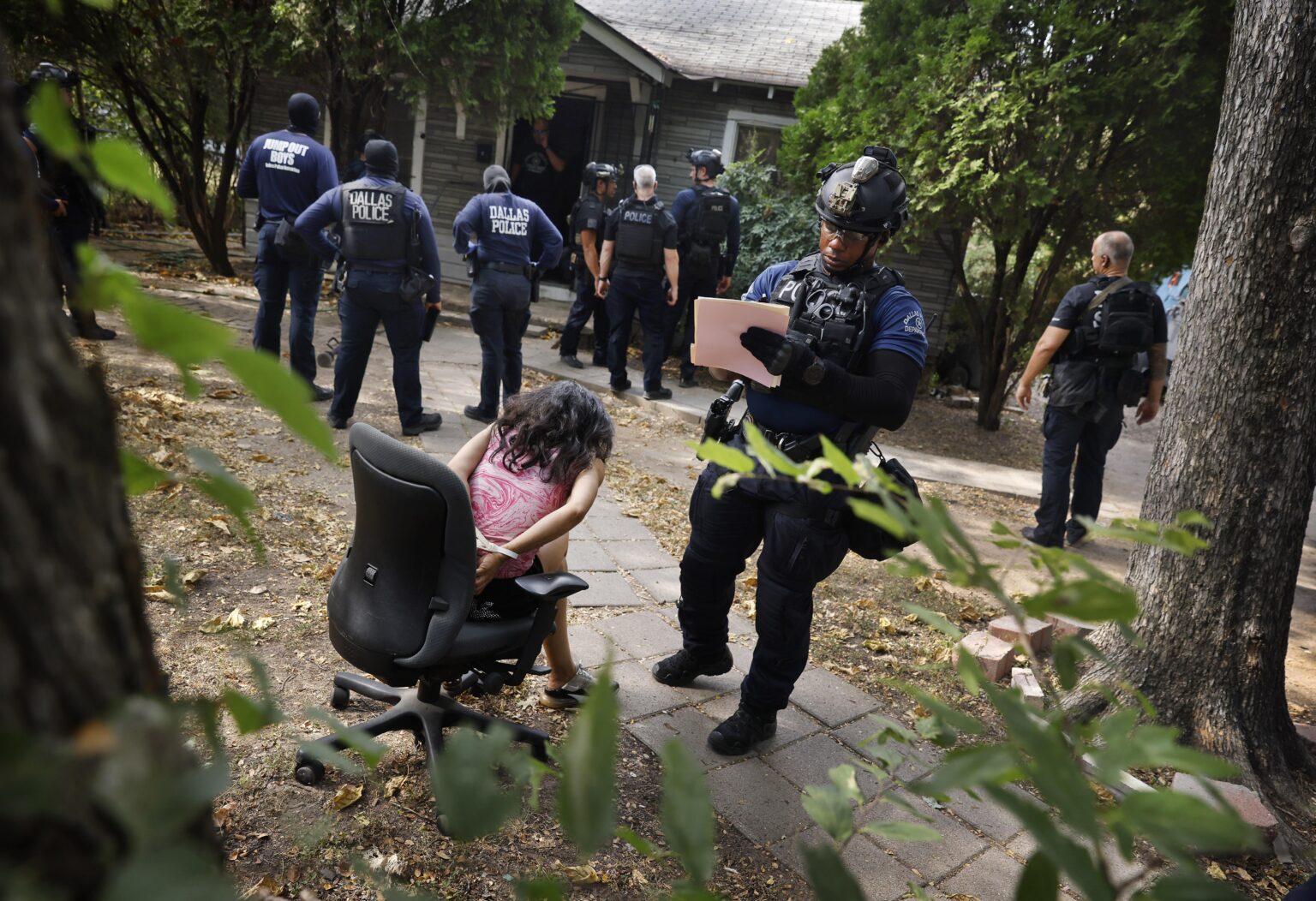 Dallas Police Nab 98 Repeat Offenders In Major Crime Sweep – yahoo.com