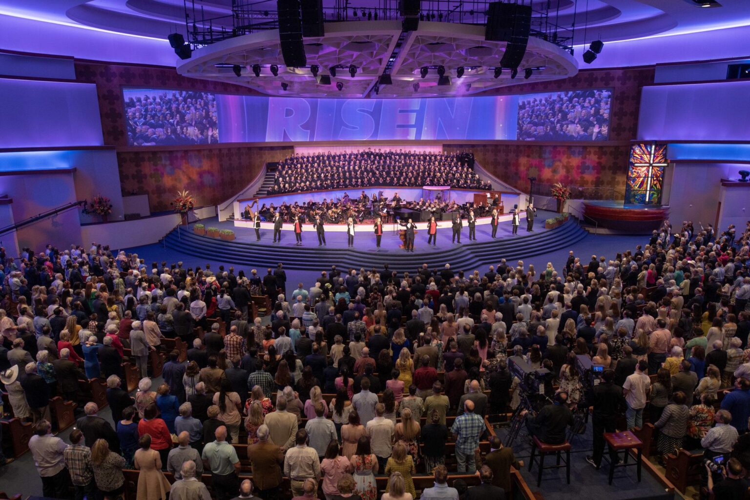 First Baptist Dallas congregation cheers Trump, breaks out into ‘USA!’ chant after he speaks – Baptist News Global