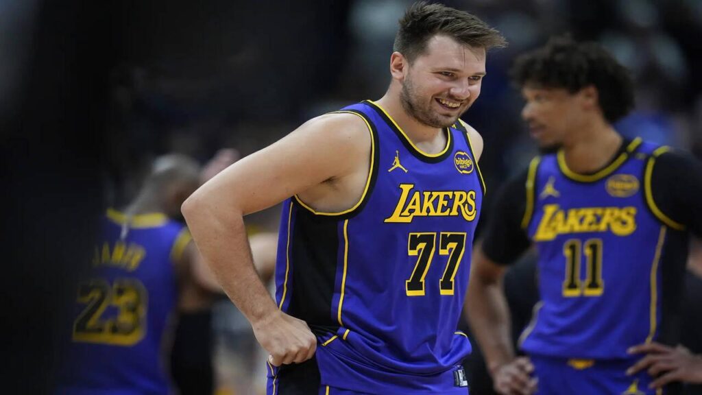 NBA veteran blasts Mavericks for ejecting fans in midst of Luka Doncic trade drama – Sports Illustrated