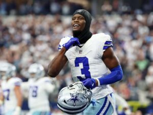 Dallas Cowboys owner Jerry Jones says team will sign pass rusher Jadeveon Clowney – ca.sports.yahoo.com