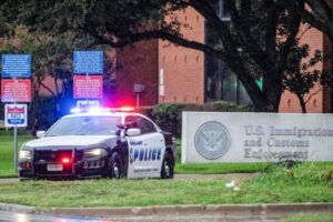 Deadly Dallas shooting at U.S. immigration center fuels debate on violence and politics – qazinform.com