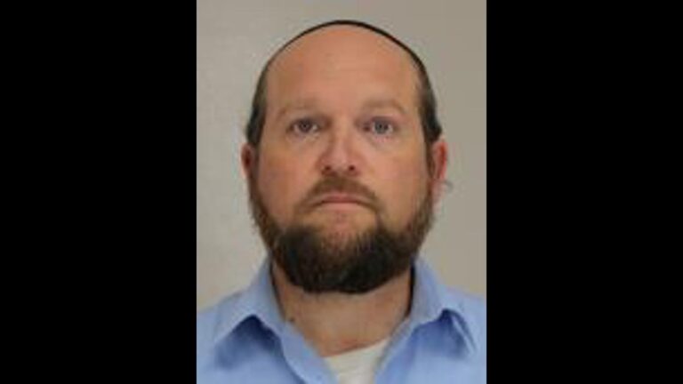 Dallas rabbi arrested for alleged indecency with a child, officials say – CBS News