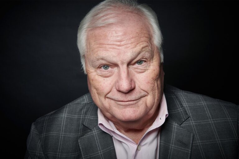 Dallas Sportscaster Dale Hansen Delivers Powerful and Emotional Response to Florida School Shooting Watch Dallas sportscaster Dale Hansen’s emotional take on Florida school shooting – USA Today