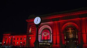 Chiefs at Cowboys: Predictions, picks and odds for NFL Week 13 game – USA Today