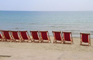 Holiday Travel Alert: Organized Theft Ring Steals $5 Million in Cars from Major US Airport Holiday travel warning: $5M worth of cars stolen from major US airport by organized theft ring, report says – Fox News