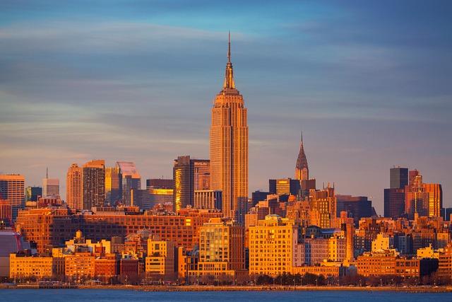 Top 10 Best Cities to Experience NFL Football in the United States 10 best NFL cities in the United States – USA Today